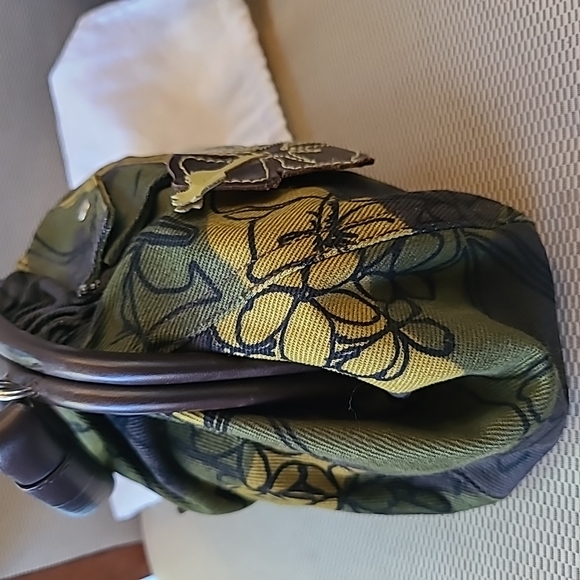 Miu Miu Milatary Flower small handbag Kisslock Vintage Cutie!! - Picture 4 of 10